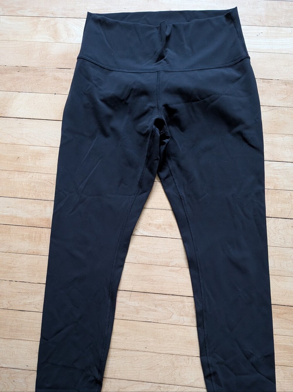 Women's Lululemon Black Wunder Under Leggings 8